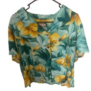 Hawaiian shirt woman’s size 1x.